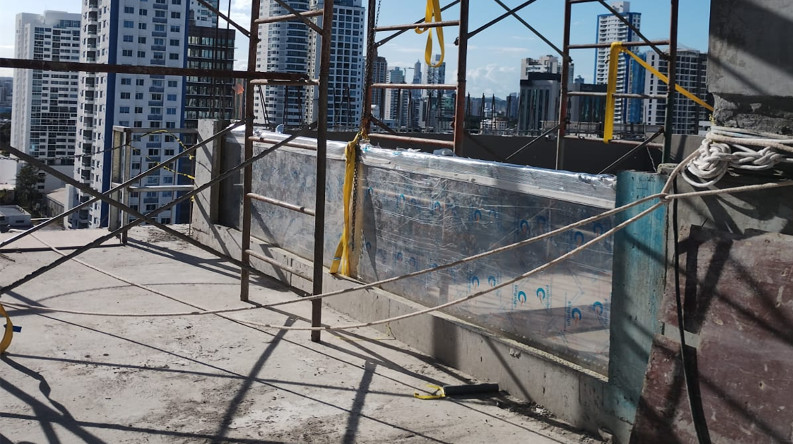 پانل اکریلیک با ضخامت 100 میلی متر برای پنجره استخر روباز